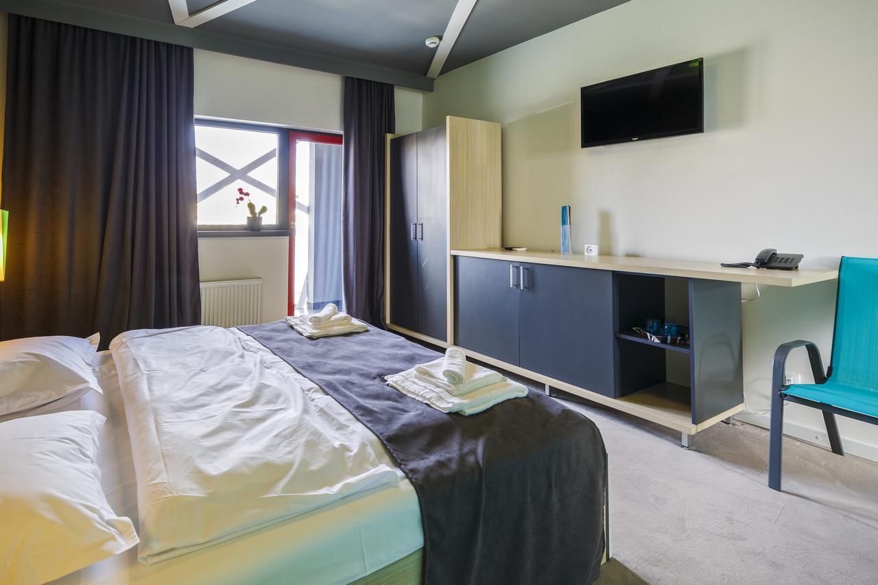 Net Hotel 皮特什蒂 外观 照片