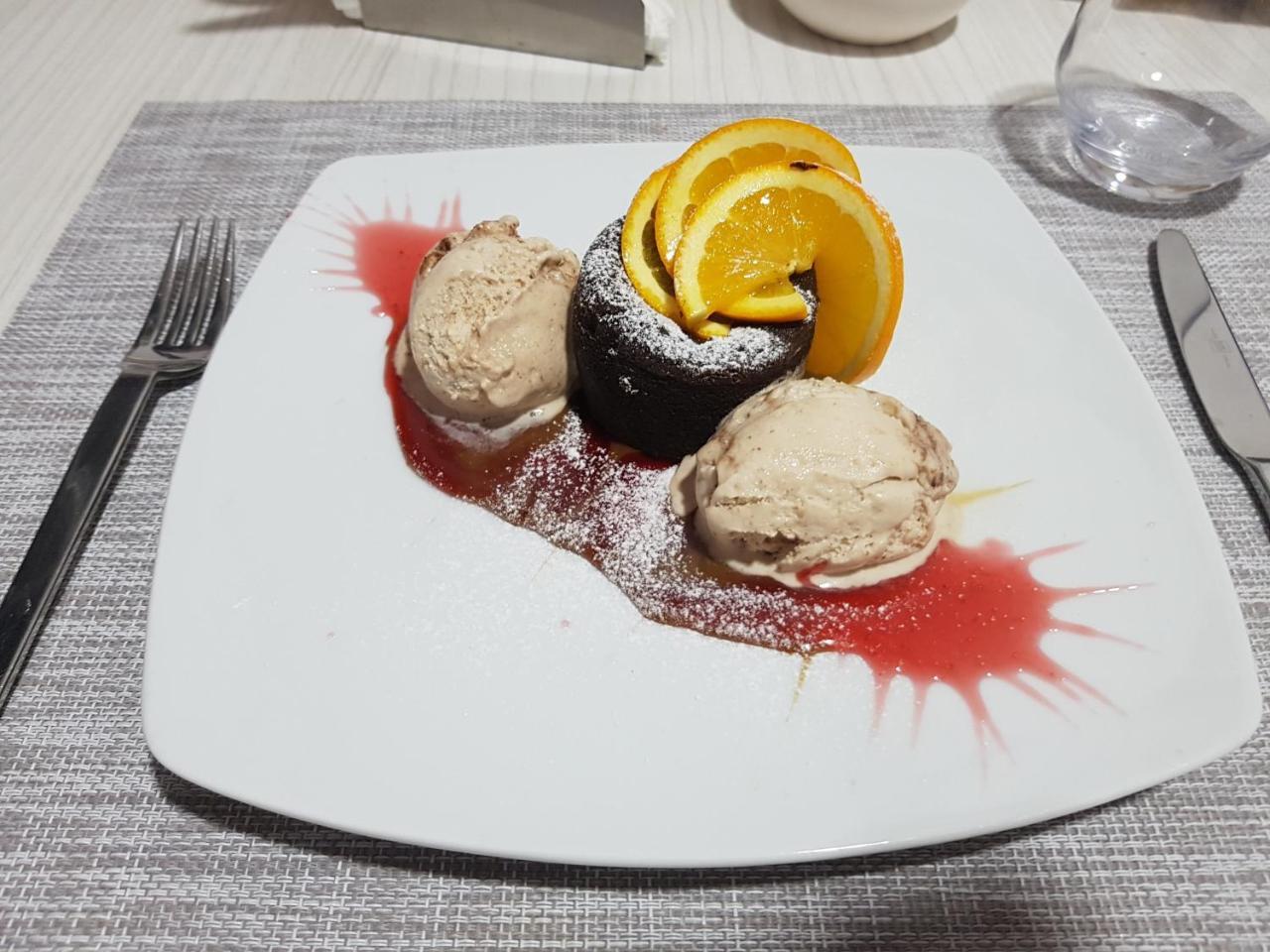 Net Hotel 皮特什蒂 外观 照片