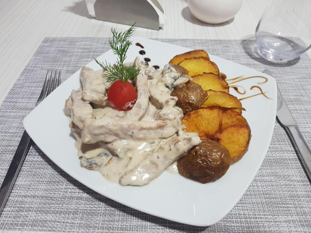 Net Hotel 皮特什蒂 外观 照片